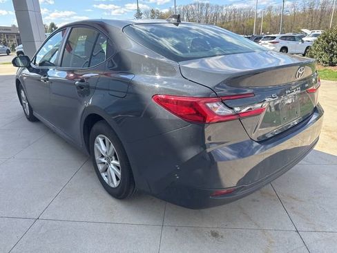 Used 2025 Toyota Camry LE w/ Convenience Package image 5