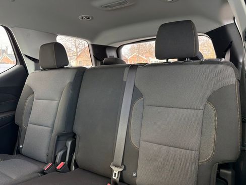 Used 2021 Chevrolet Traverse LS image 24