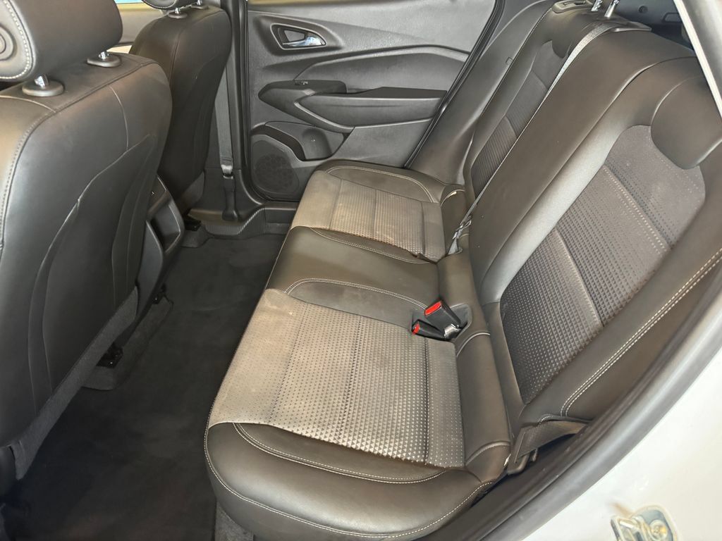 Used 2025 Chevrolet Trax LT FWD image 21