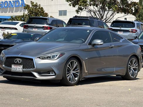 Used 2019 INFINITI Q60 3.0t Luxe w/ Essential Package RWD image 8