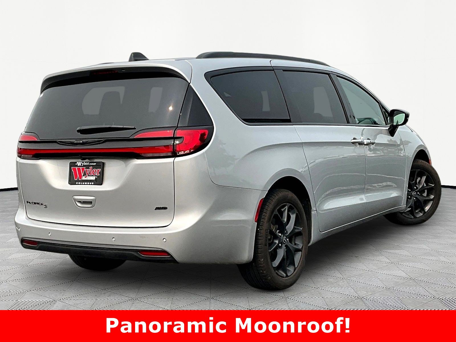 Used 2026 Chrysler Pacifica Select w/ S Appearance Package AWD/4WD image 6