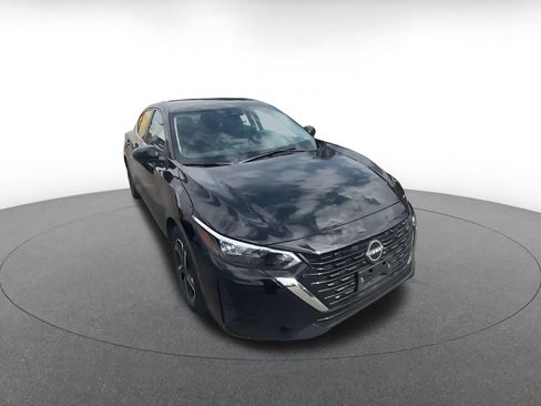 Used 2025 Nissan Sentra SV FWD image 3