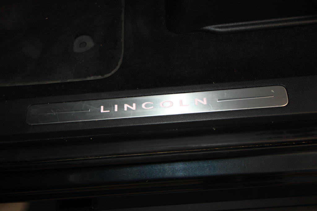 Used 2024 Lincoln Navigator L Reserve AWD/4WD image 7