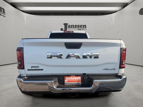 Used 2026 RAM 2500 Big Horn AWD/4WD image 3