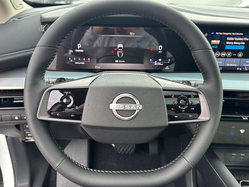 New 2025 Nissan Murano SL image 17