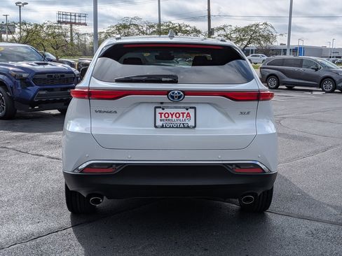 Certified 2024 Toyota Venza XLE AWD/4WD image 7