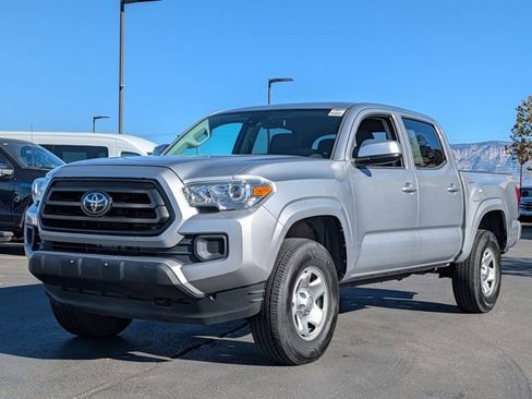Used 2020 Toyota Tacoma SR image 1