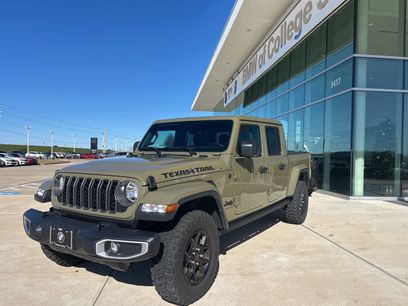 Used 2025 Jeep Gladiator Sport