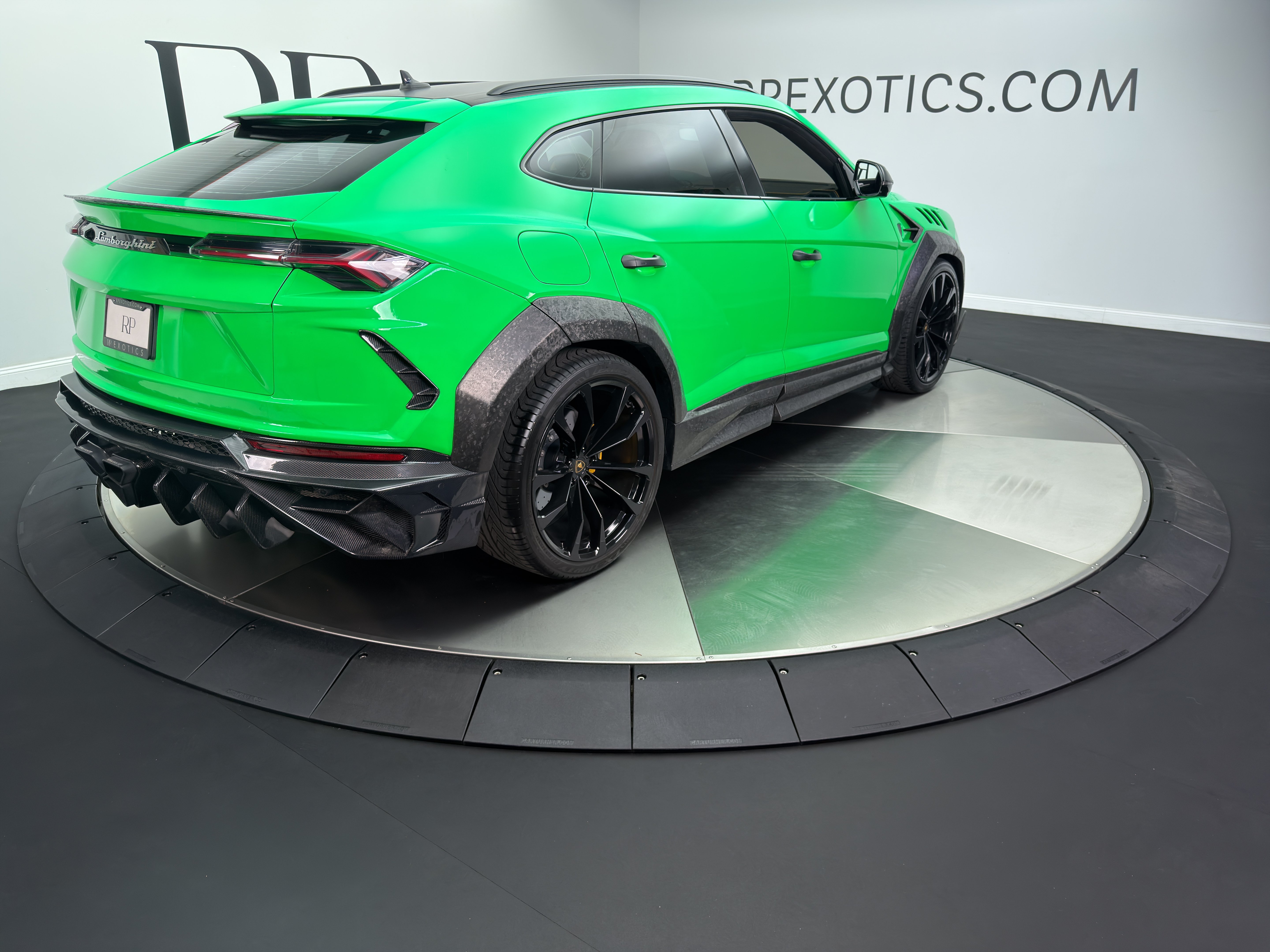 Used 2022 Lamborghini Urus AWD/4WD image 5