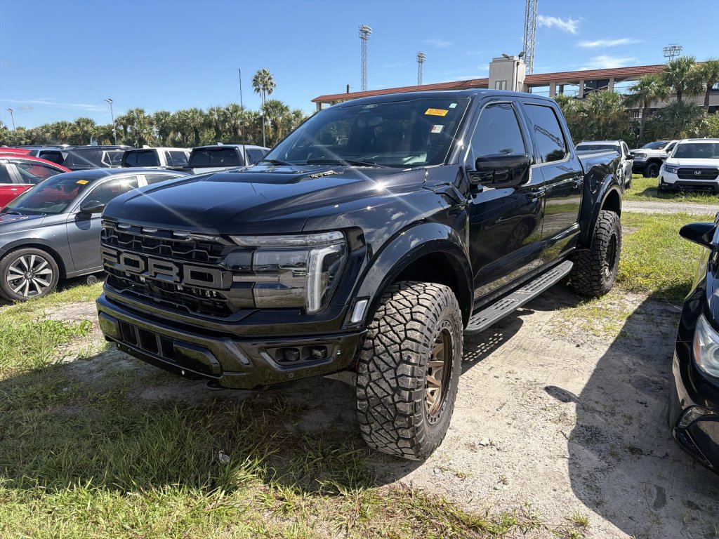 Used 2025 Ford F150 Raptor AWD/4WD image 9