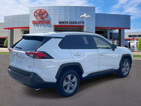 Used 2025 Toyota RAV4 LE AWD/4WD image 8