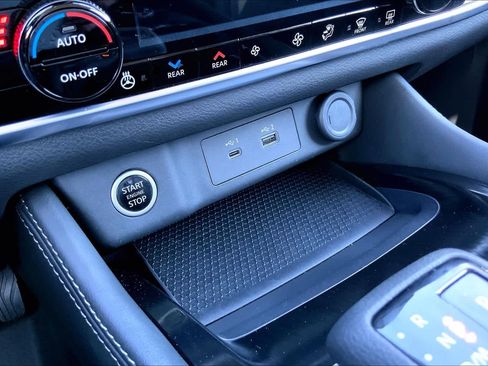 Used 2023 Nissan Rogue SL w/ SL Premium Package image 34