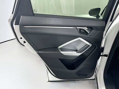 Used 2024 Audi Q3 2.0T Premium image 25