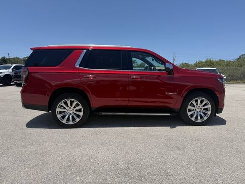 Used 2021 Chevrolet Tahoe Premier w/ Premium Package AWD/4WD image 3