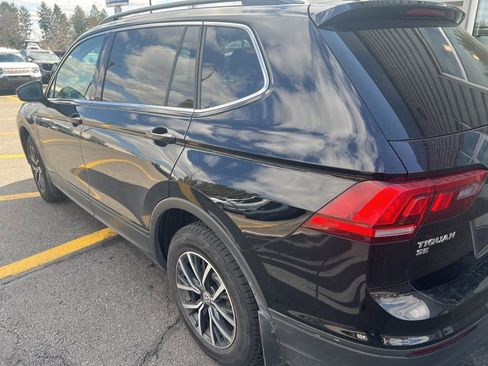 Used 2019 Volkswagen Tiguan SE w/ Panoramic Sunroof Package image 8