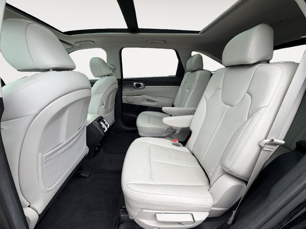Used 2023 Kia Sorento SX FWD image 10