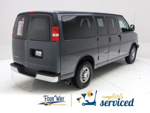 Used 2017 Chevrolet Express 2500 LS RWD image 4