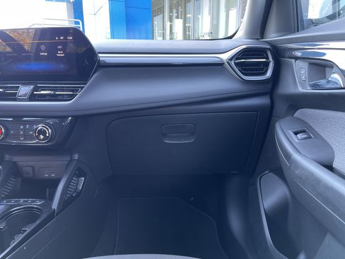 Used 2025 Chevrolet TrailBlazer LT image 32