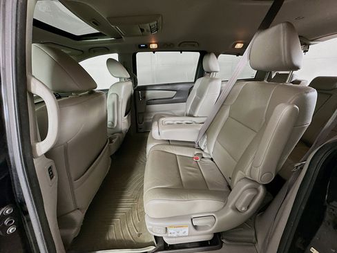 Used 2016 Honda Odyssey Touring Elite image 28