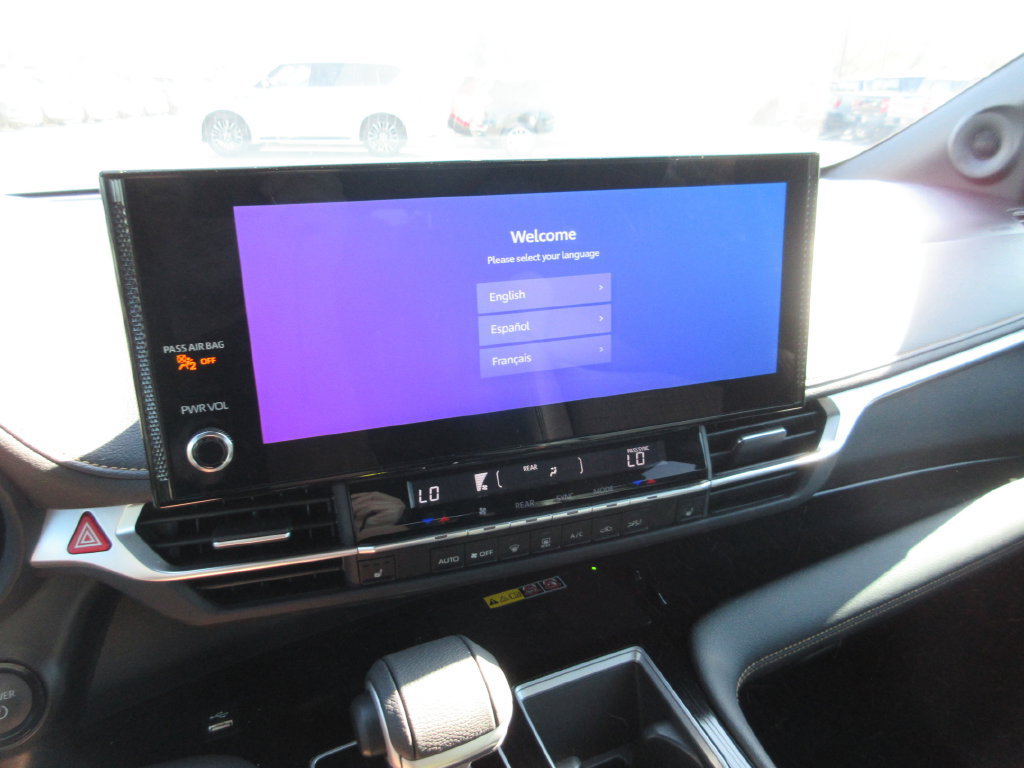 Used 2025 Toyota Sienna XLE Woodland Edition AWD/4WD image 32