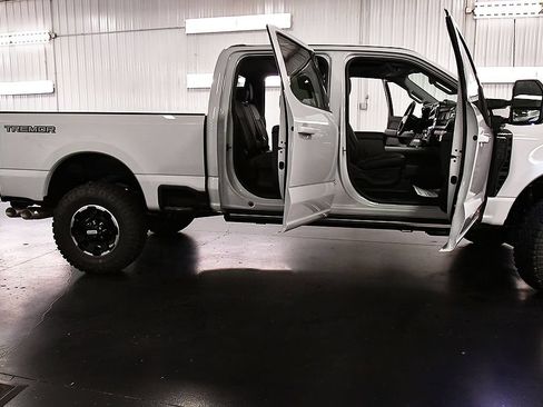 New 2026 Ford F350 Lariat w/ Tremor Off-Road Package AWD/4WD image 32