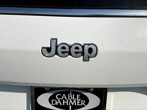 Used 2024 Jeep Grand Cherokee L Limited w/ Luxury Tech Group II image 31