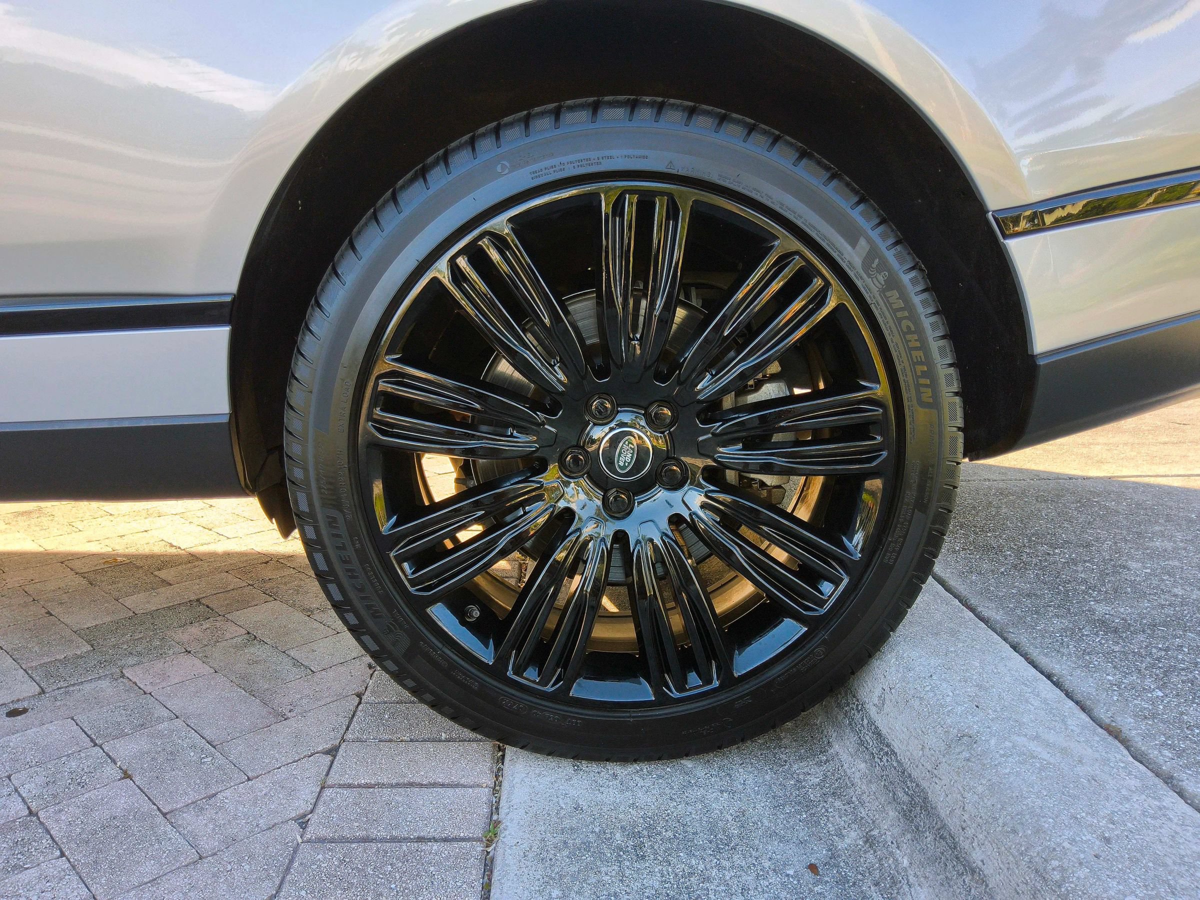 Used 2019 Land Rover Range Rover Supercharged AWD/4WD image 49