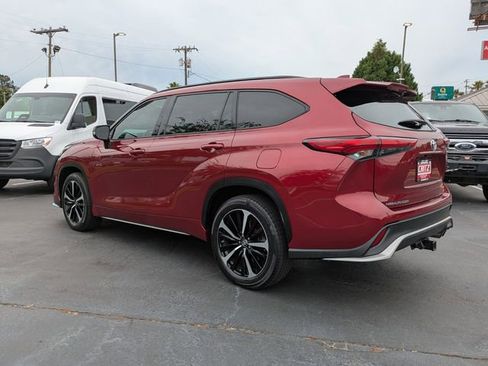 Used 2021 Toyota Highlander XSE FWD image 7
