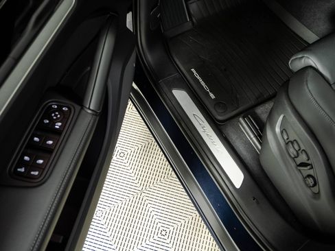 New 2026 Porsche Cayenne Coupe AWD/4WD image 8