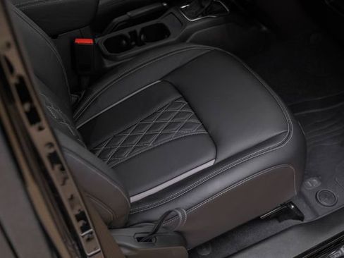 Used 2025 Jeep Gladiator Rubicon w/ Safety Group image 76