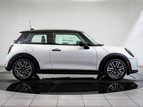 Certified 2025 MINI Cooper 2-Door Hardtop image 11