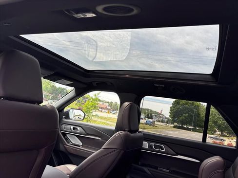 New 2026 Ford Explorer Platinum RWD image 24