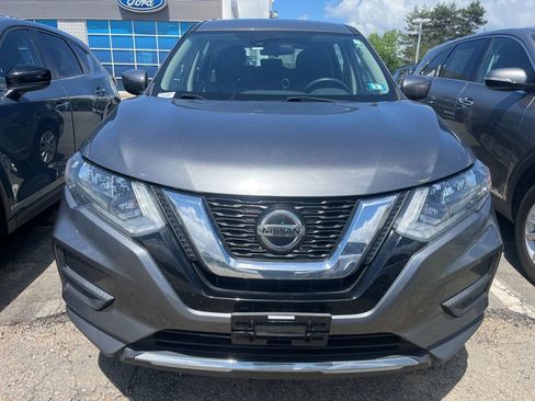 Used 2019 Nissan Rogue S FWD image 1