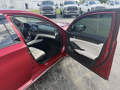 Used 2018 Honda Accord EX-L image 41