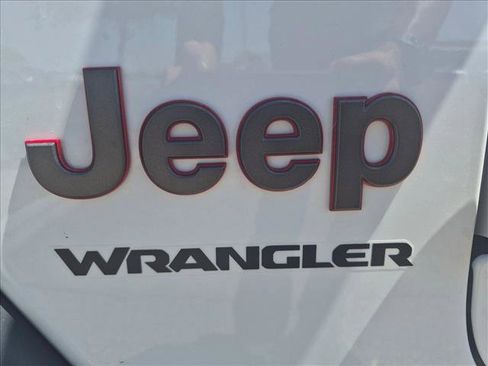 Used 2022 Jeep Wrangler Rubicon AWD/4WD image 30