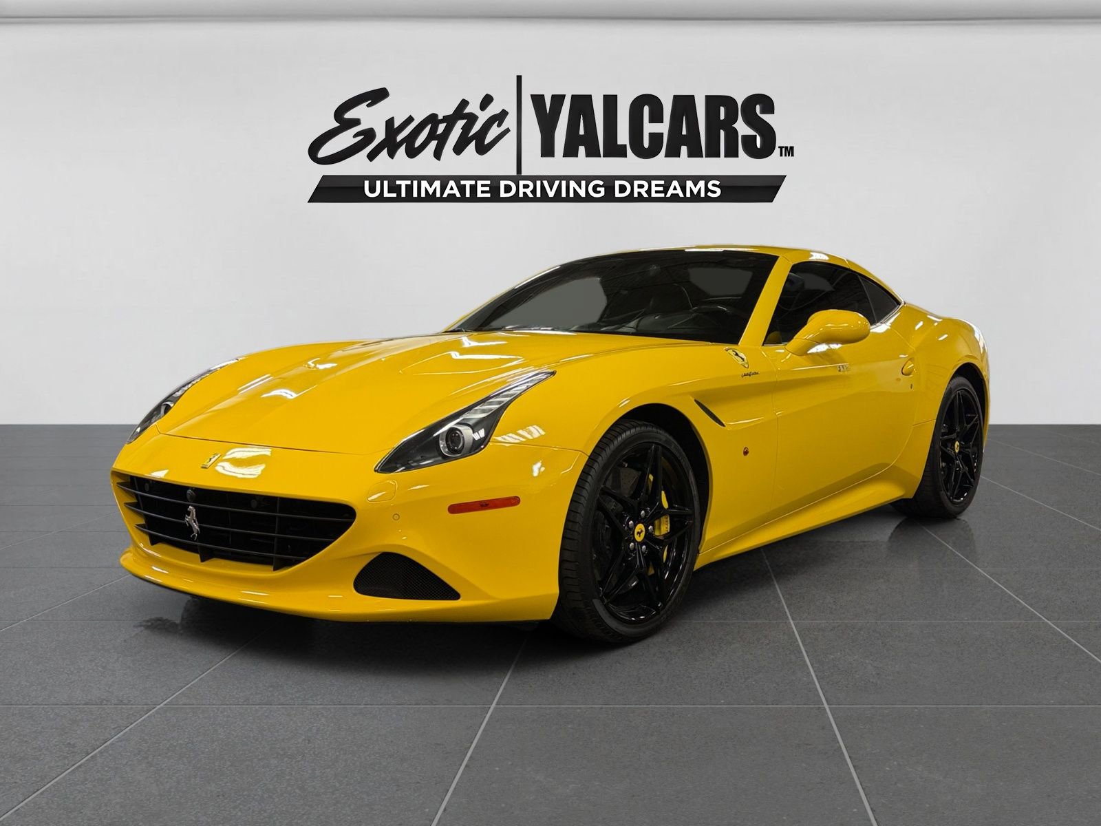 Used 2015 Ferrari California T RWD image 1