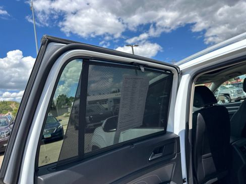 Certified 2023 Volkswagen Atlas SEL AWD/4WD image 33
