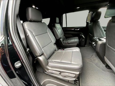 Used 2021 GMC Yukon XL Denali w/ Denali Premium Package AWD/4WD image 25