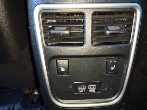 Certified 2019 Chrysler 300 Limited image 14