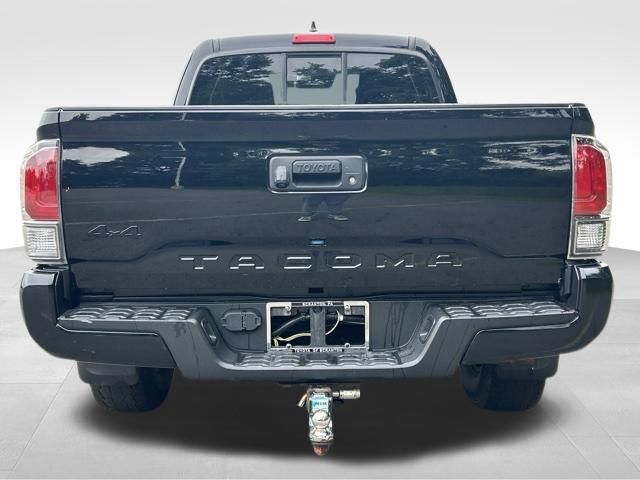 Used 2020 Toyota Tacoma SR w/ SX Package AWD/4WD image 4