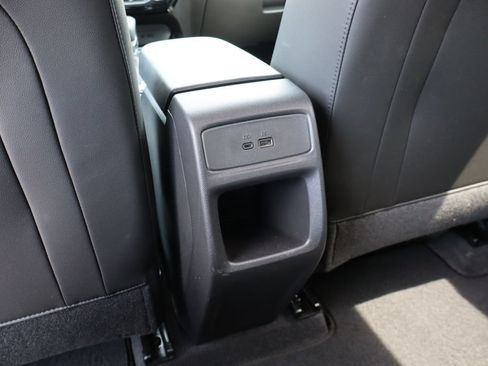 Used 2025 Chevrolet Trax LT w/ LT Convenience Package FWD image 33