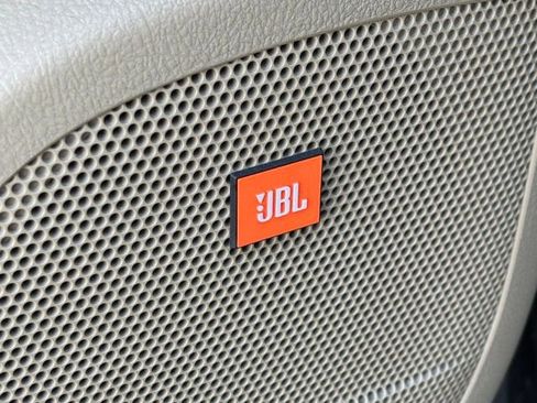 Used 2012 Toyota Highlander Limited w/ Tow Pkg image 8