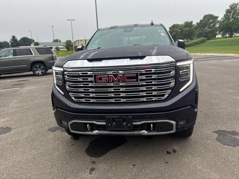 Used 2022 GMC Sierra 1500 Denali w/ Denali Reserve Package AWD/4WD image 4