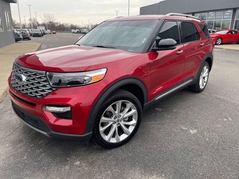 Used 2022 Ford Explorer Platinum w/ Equipment Group 601A AWD/4WD image 2