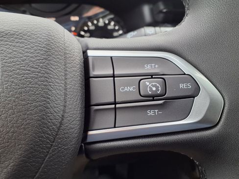 New 2026 Jeep Compass Latitude AWD/4WD image 32