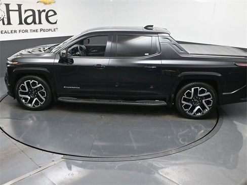Certified 2024 Chevrolet Silverado EV RST image 42
