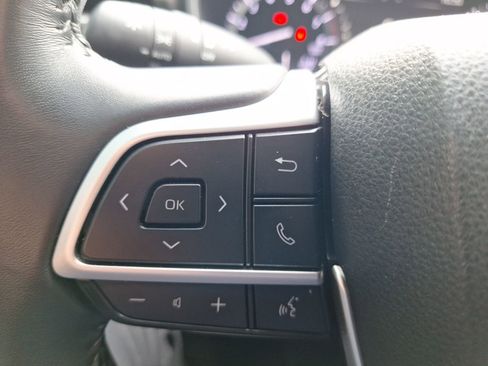 Used 2022 Toyota Highlander XLE image 22