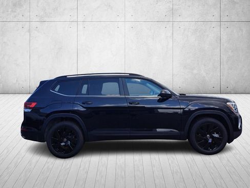 New 2026 Volkswagen Atlas SE image 4