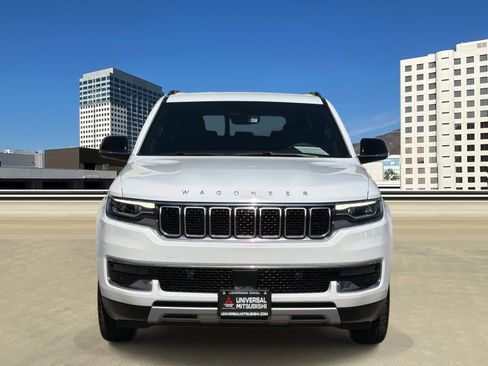 Used 2024 Jeep Wagoneer L Series II RWD image 2