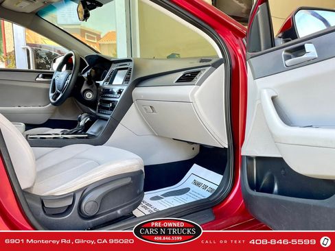 Used 2016 Hyundai Sonata SE FWD image 12